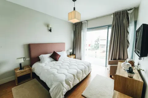 Chambre Standard Residence Les Oliviers Bitoto — annonce immobilière à Yaoundé